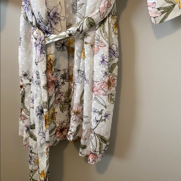 Floral Sheer Kimono - Picture 4 of 7